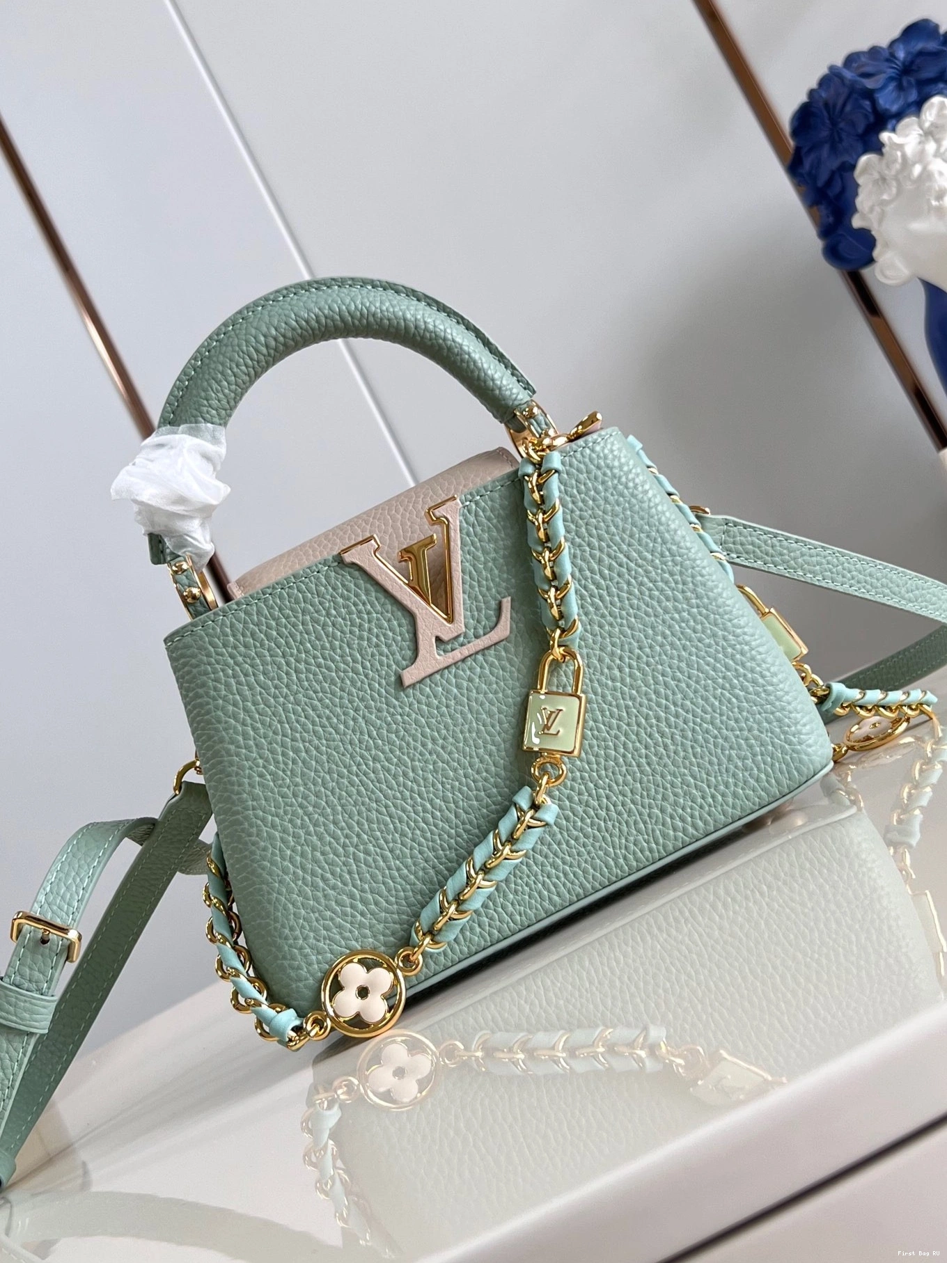 First bags ru reviews LOUIS MINI-21*14*8CM VUITTON CAPUCINES 0713